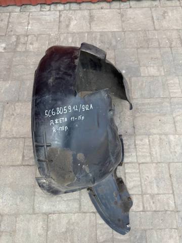 Подкрылок крыла переднего правый 5C6805912 VAG