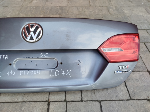VAG 5C6827025A Крышка багажника в наличии Львов