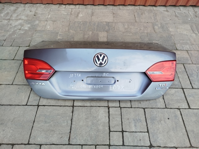 Крышка багажника 5C6827025A VAG