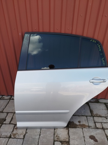 Задняя левая дверь 5M0833301M VAG