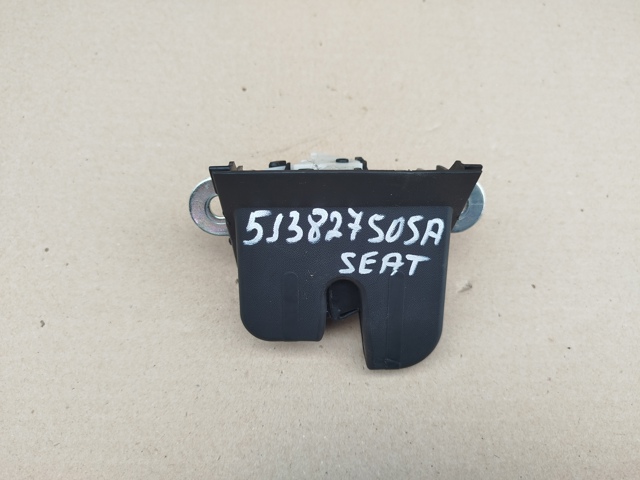 Замок и ручка двери задка 6J3827505A VAG