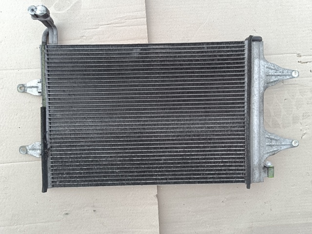 Трубопроводы и радиатор кондиционера Фольксваген Поло 4