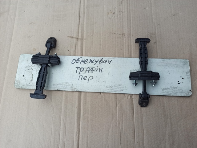 Ограничитель открывания двери 804300242R RENAULT