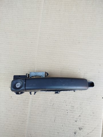 RENAULT 806071150R Держатель наружной ручки двери задней левой в наличии Украина