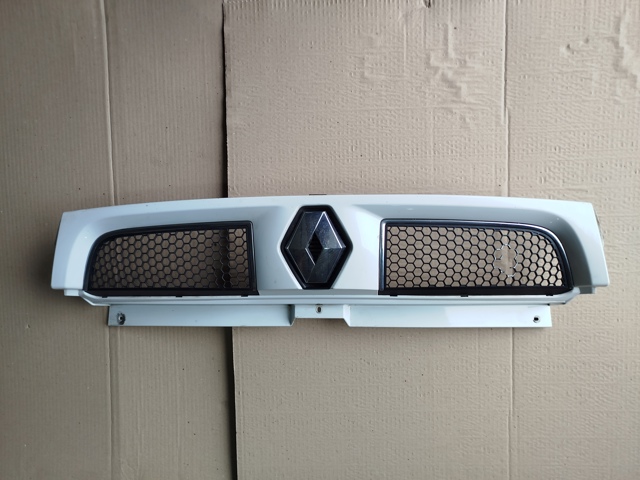 8200204450 RENAULT Решетка радиатора купить в Черкассы