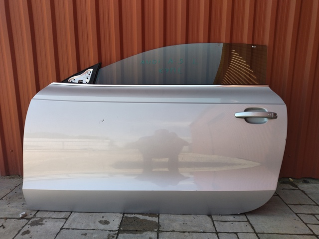 Двери кабины 8T8831051C VAG