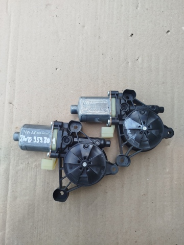Привод электростеклоподъемника передний 8W0959801 VAG