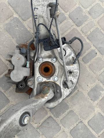 MERCEDES A1663301020 Цапфа передняя правая в наличии Павлоград