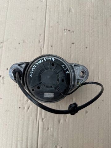 Правая подушка ДВС A2042403717 MERCEDES