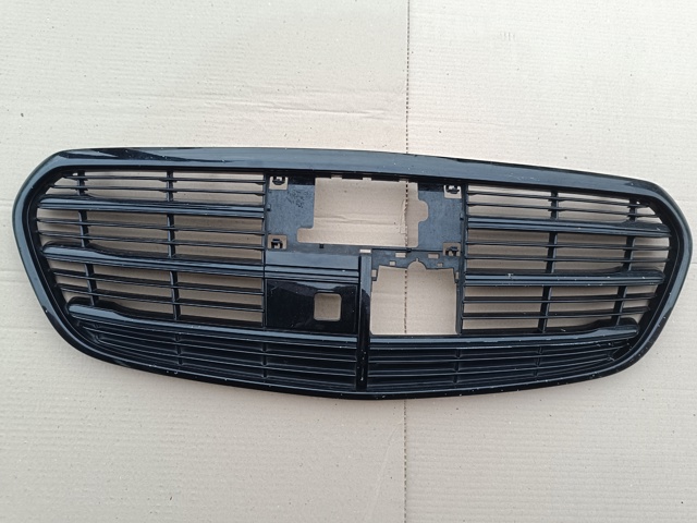 Облицовка радиатора A2238804100 MERCEDES