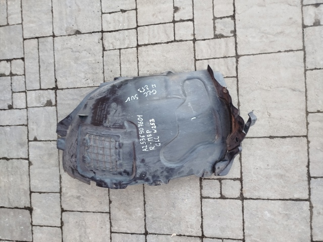 Подкрылок крыла переднего правый передний A2536907601 MERCEDES