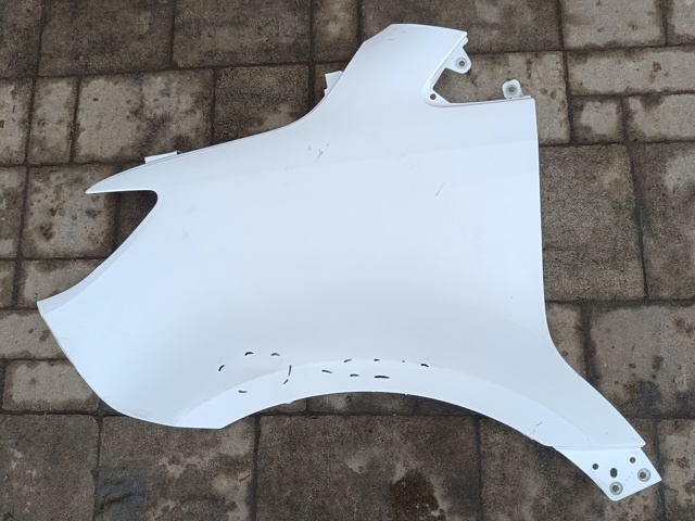 Крыло левое A9108810000 MERCEDES