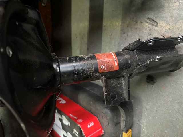 Стойка передняя правая Киа Сид