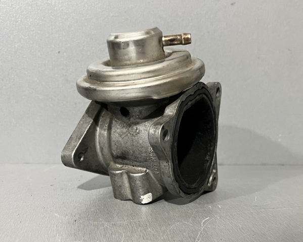 Клапан EGR, рециркуляции газов 038131501AF VAG