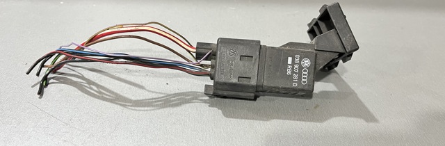 Реле свечей накаливания 038907281D VAG