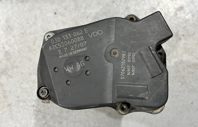 Заслонка воздушная 03D133062E VAG