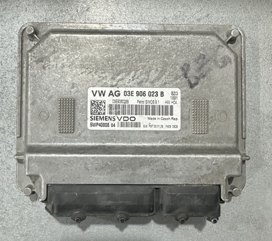 Модуль управления двигателем 03E906023B VAG