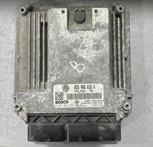 Электронный блок управления двигателем 03G906016K VAG