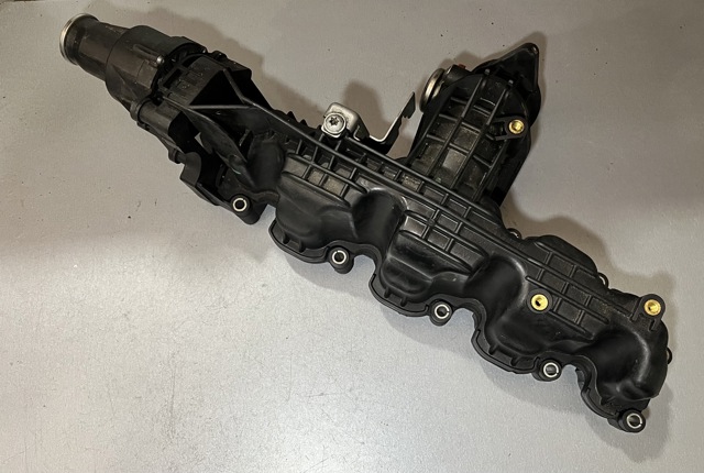 Коллектор впускной 03L129711AQ VAG