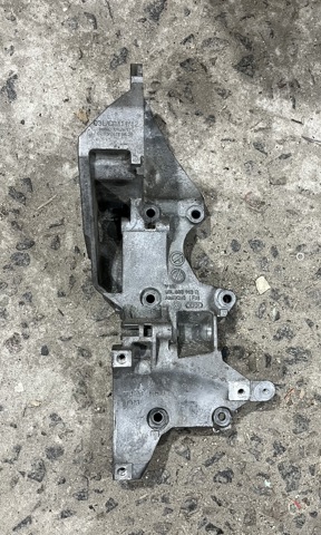 Кронштейн крепления генератора Volkswagen Passat B6