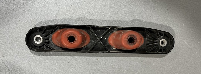 Подушки глушителя Фольксваген Гольф SPORTSVAN