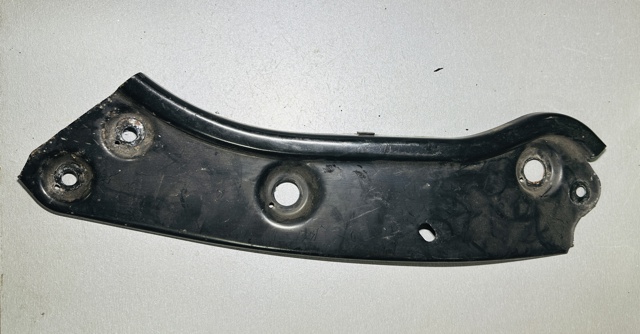 Кронштейн суппорта радиатора, верхний 1T0805931 VAG