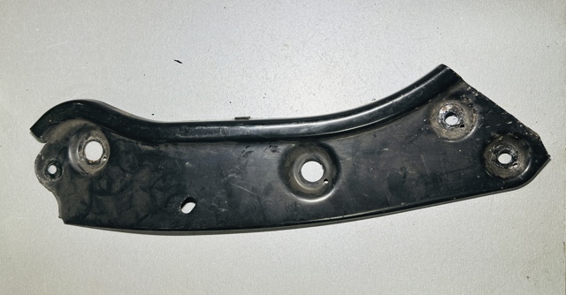 Кронштейн суппорта радиатора, нижний 1T0805932 VAG
