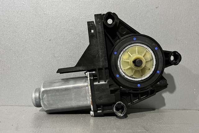 Привод электростеклоподъемника передний 1T0959701 VAG