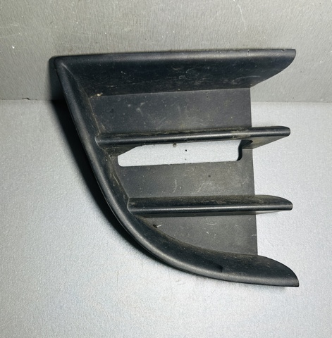 Решетка бампера переднего правая 1Z0853666C VAG