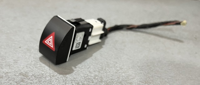 Кнопка аварийного сигнала 1Z0953235B VAG