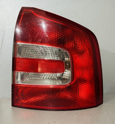 Задний правый стоп Skoda Octavia II A5