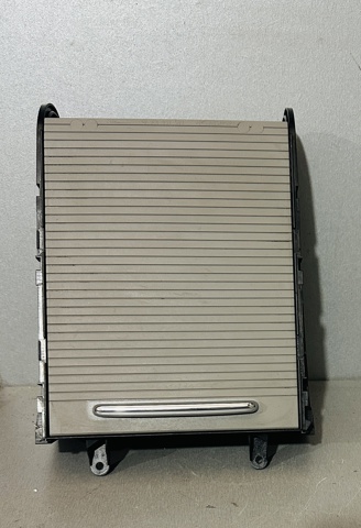 Подстаканник подлокотника центральной консоли 3C0858329A VAG