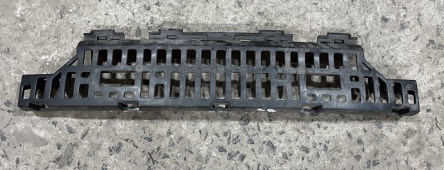 Кронштейн бампера заднего, центральный 3T9807385 VAG