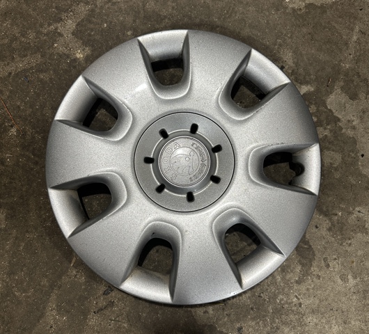 Колпаки на колеса 5J0601147A VAG