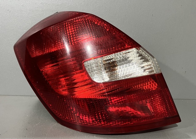 Фонарь задний левый Skoda Fabia 2