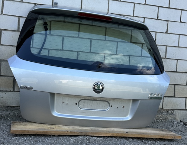 Дверь задняя багажная 5J9827025J VAG