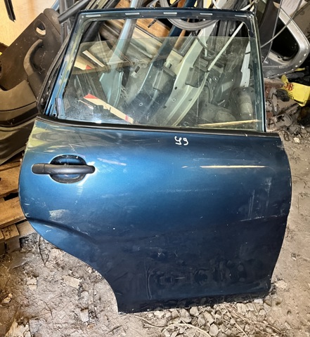 Дверь пассажирская задняя правая 5P0833056A VAG