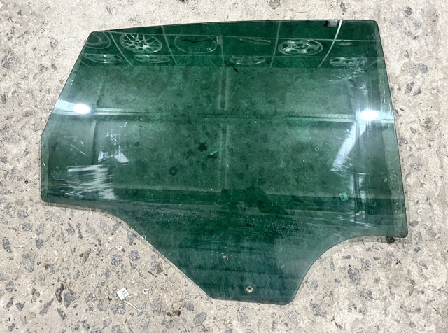Окно задней двери 5P0845026A VAG