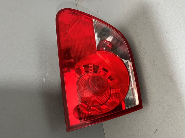 Задний левый внутренний фонарь 5P8945093D VAG
