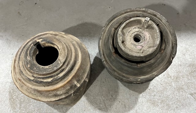 Гидроопора двигателя левая A2102400717 MERCEDES