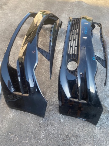 Решетка бампера переднего нижняя 86560D4000 HYUNDAI