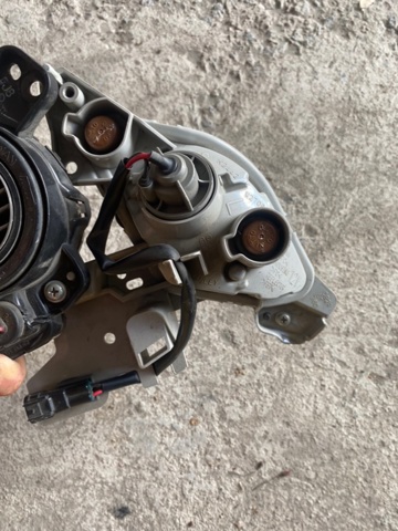 DB2R51360 MAZDA Поворотник левый купить в Киев