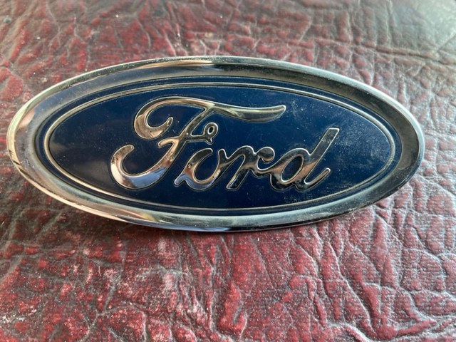 DS7Z8213A FORD Эмблема крышки багажника купить в Черновцы