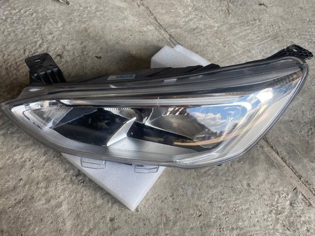 Основная фара в сборе левая Форд Фокус 4