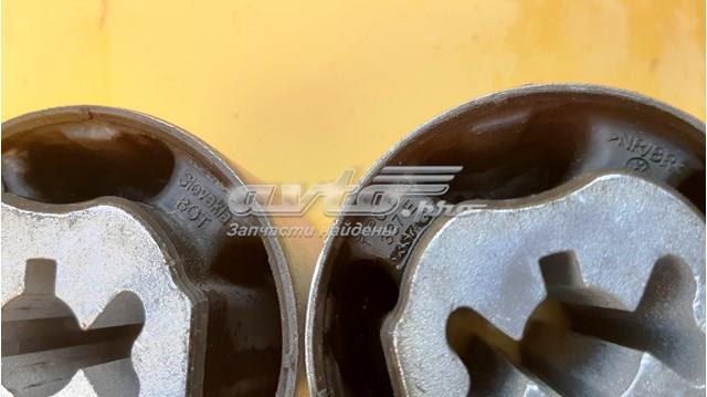 VAG 7P0525337G Сайлентблок (подушка) редуктора переднего моста передний в наличии Киев