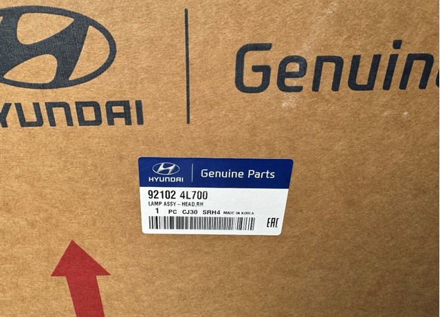 HYUNDAI 921024L700 Фара правая в наличии Запорожье