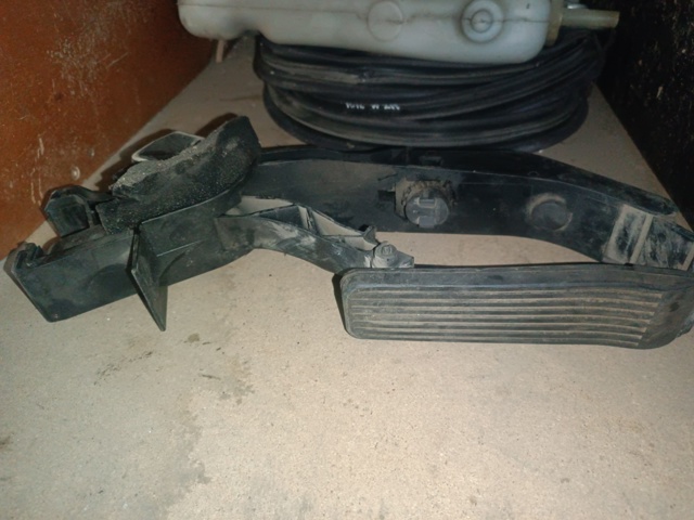 Педали газа A2113010001 MERCEDES