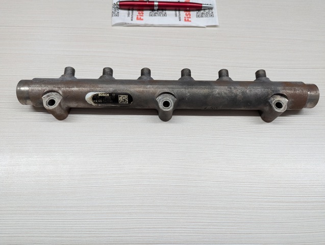Распределитель топлива (рампа) 30622085 VOLVO