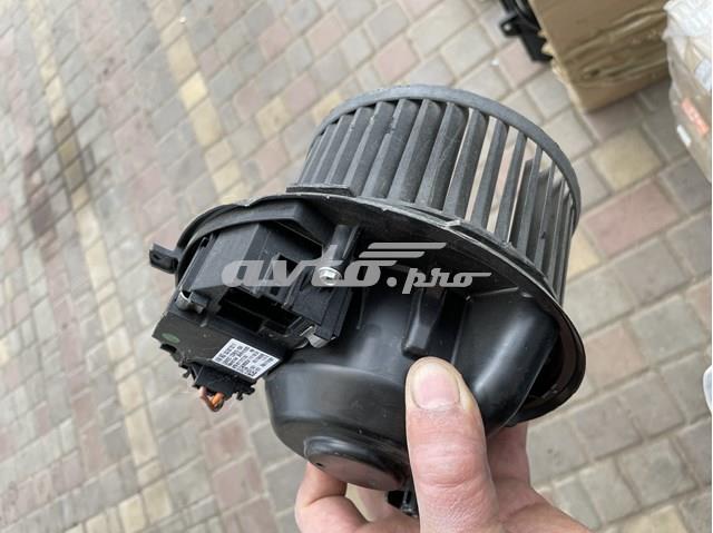 VAG 561820015A Вентилятор печки в наличии Днепр