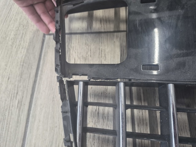 4L0853651H VAG Решетка радиатора купить в Кривой Рог
